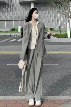 Petite Loose Casual Gray Suit Jacket for Women - Korean Style Blazer for Early Autumn Fashion