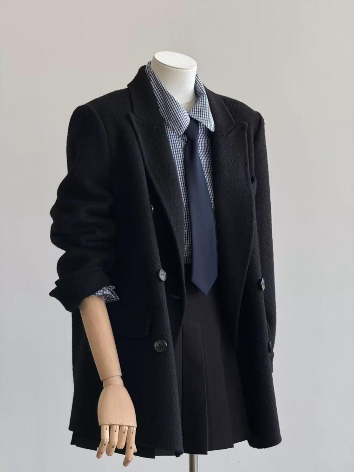 Petite Oatmeal Wool and Cashmere Overcoat for Women - High-End Feel, 2024 Autumn Winter Style, Elegant Outerwear Petite Oatmeal Wool and Cashmere Overcoat for Women - High-End Feel, 2024 Autumn Winter Style, Elegant Outerwear