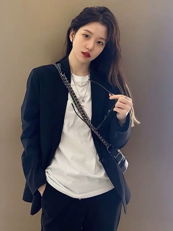 Petite Oversized Black Suit Jacket for Women - Loose Fit Blazer Top in Korean Style for Spring and Autumn 2025 Petite Oversized Black Suit Jacket for Women - Loose Fit Blazer Top in Korean Style for Spring and Autumn 2025