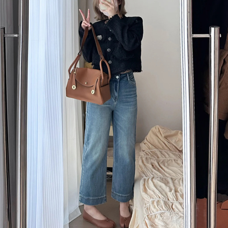 Petite Plus Size Slim-Fit Cigarette Jeans for Pear-Shaped Body - Wide Leg, Nine-Point Cut, Stylish Comfort Petite Plus Size Slim-Fit Cigarette Jeans for Pear-Shaped Body - Wide Leg, Nine-Point Cut, Stylish Comfort