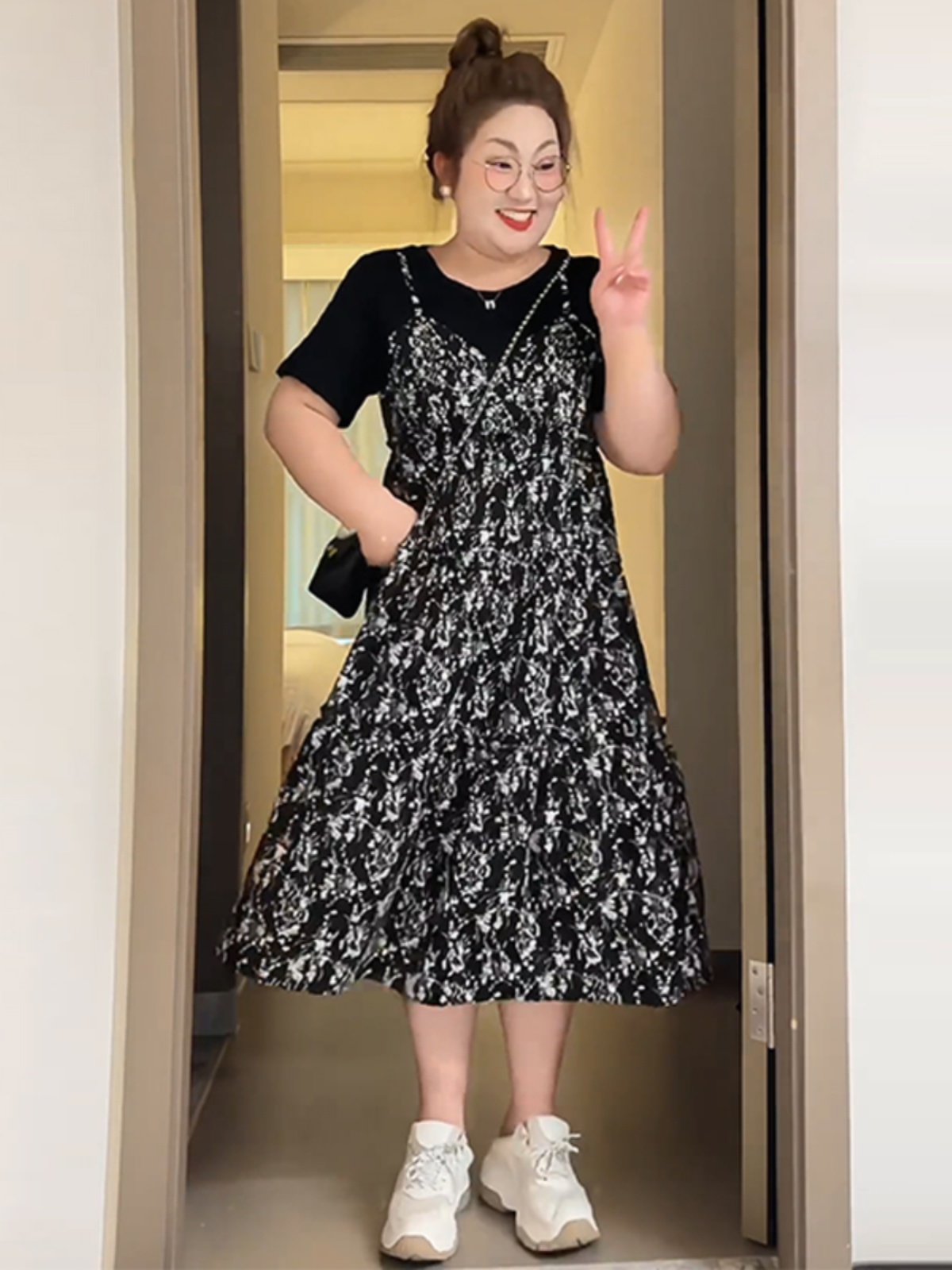 Petite Plus-Size Slimming Loose-Fitting Summer Dress, French Hepburn Style Faux Two-Piece for Curvy Women Petite Plus-Size Slimming Loose-Fitting Summer Dress, French Hepburn Style Faux Two-Piece for Curvy Women