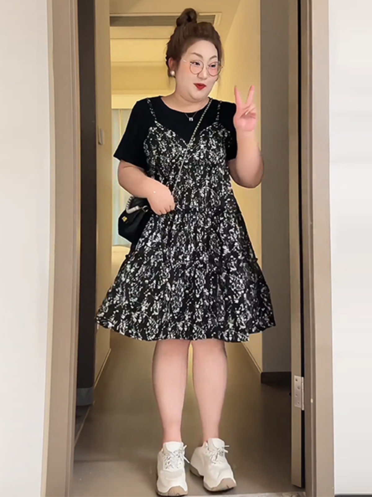 Petite Plus-Size Slimming Loose-Fitting Summer Dress, French Hepburn Style Faux Two-Piece for Curvy Women Petite Plus-Size Slimming Loose-Fitting Summer Dress, French Hepburn Style Faux Two-Piece for Curvy Women