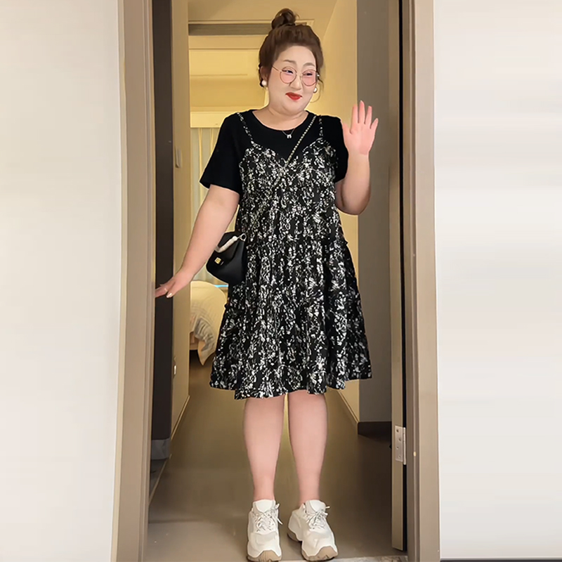 Petite Plus-Size Slimming Loose-Fitting Summer Dress, French Hepburn Style Faux Two-Piece for Curvy Women Petite Plus-Size Slimming Loose-Fitting Summer Dress, French Hepburn Style Faux Two-Piece for Curvy Women