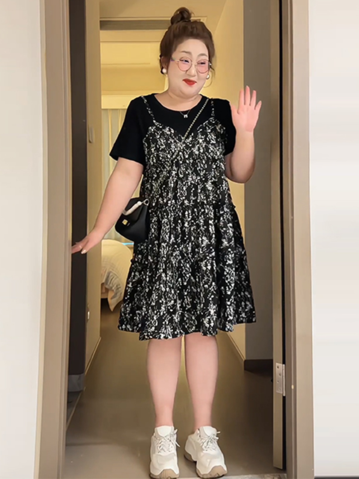 Petite Plus-Size Slimming Loose-Fitting Summer Dress, French Hepburn Style Faux Two-Piece for Curvy Women Petite Plus-Size Slimming Loose-Fitting Summer Dress, French Hepburn Style Faux Two-Piece for Curvy Women