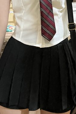 Petite Puff Sleeve JK Uniform Set with Waist-Defined Short Sleeve Shirt and Pudding Bear Design for Summer Women’s Fashion