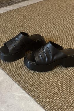 Petite Sheepskin Retro Slip-On Sandals for Women - Thick-Soled, Height-Increasing, Wrinkled Square Toe, Open Toe Design