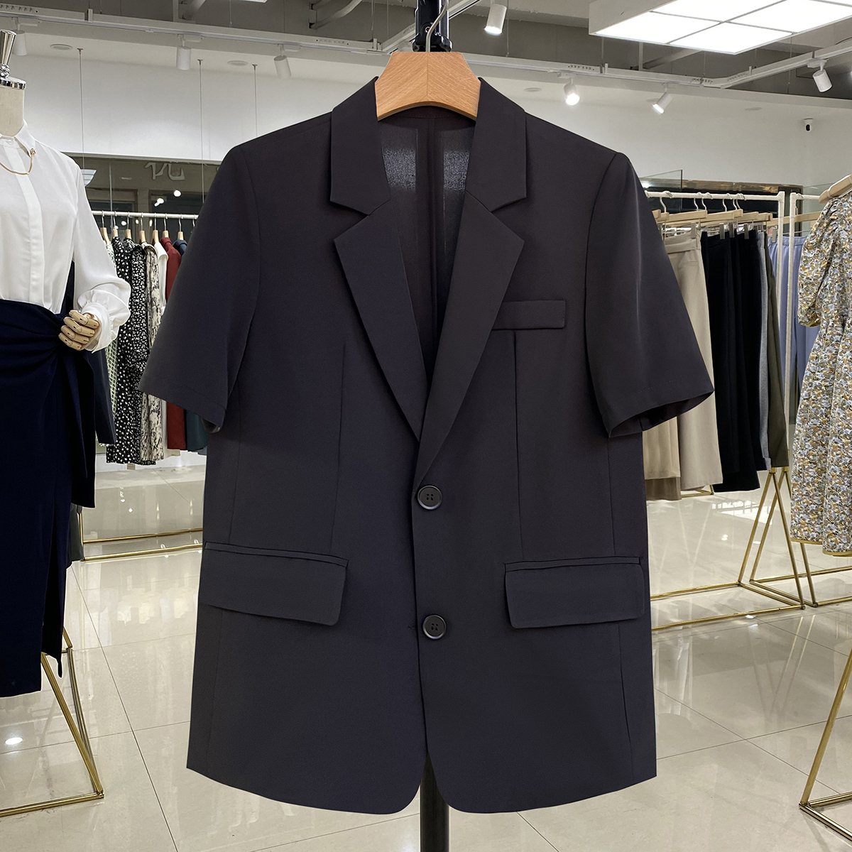 Petite Women's 2025 Summer Black Short Sleeve Suit Jacket - Versatile Slimming Blazer for Professional and Casual Wear Petite Women's 2025 Summer Black Short Sleeve Suit Jacket - Versatile Slimming Blazer for Professional and Casual Wear