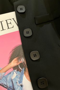 Petite Women's 2025 Summer Thin Black Suit Jacket, Retro Hepburn Style Fashion Blazer for Chic Y2K Look