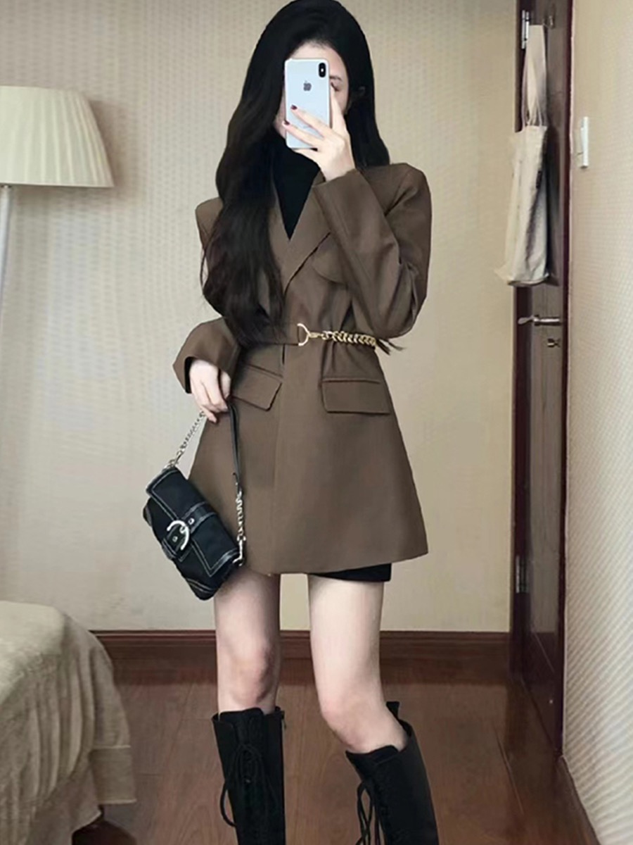 Petite Women's Black Suit Jacket - Elegant Korean Style, Tailored Design for a Gentle and Mature Look Petite Women's Black Suit Jacket - Elegant Korean Style, Tailored Design for a Gentle and Mature Look