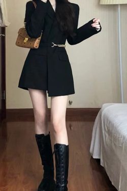 Petite Women's Black Suit Jacket - Elegant Korean Style, Tailored Design for a Gentle and Mature Look