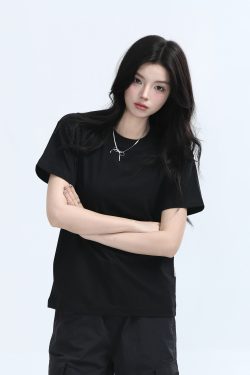 Petite Women's Fitted Gray Short-Sleeve T-Shirt with Round Neck - Summer Style, Casual Graphic Tee for Trendy Looks