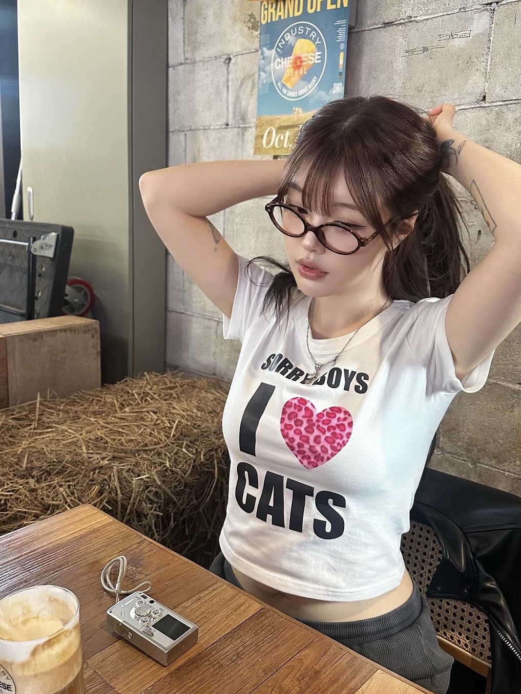 Pink Leopard Print Heart Short Sleeve Fitted Cotton T-Shirt for Women - Trendy Age-Reducing Design Pink Leopard Print Heart Short Sleeve Fitted Cotton T-Shirt for Women - Trendy Age-Reducing Design