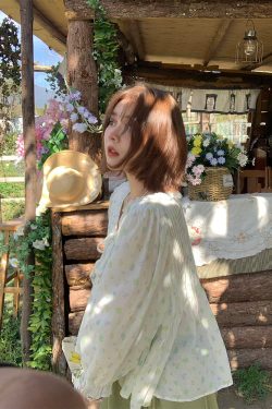 Pink Lily of the Valley Floral Doll Collar Long Sleeve Shirt for Women, Loose Thin Top for Spring and Autumn, Vintage Style