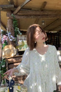 Pink Lily of the Valley Floral Doll Collar Long Sleeve Shirt for Women, Loose Thin Top for Spring and Autumn, Vintage Style