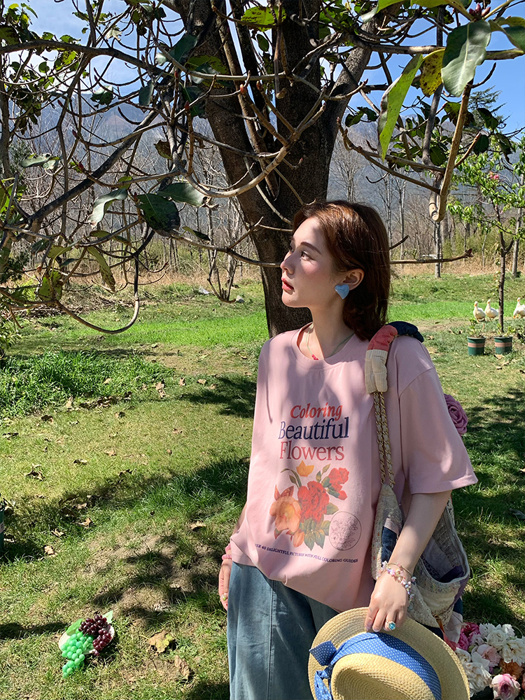 Pink Retro Floral Print Short Sleeve T-Shirt for Women - Summer Loose Fit Round Neck Top - Vintage 90s Style Pink Retro Floral Print Short Sleeve T-Shirt for Women - Summer Loose Fit Round Neck Top - Vintage 90s Style