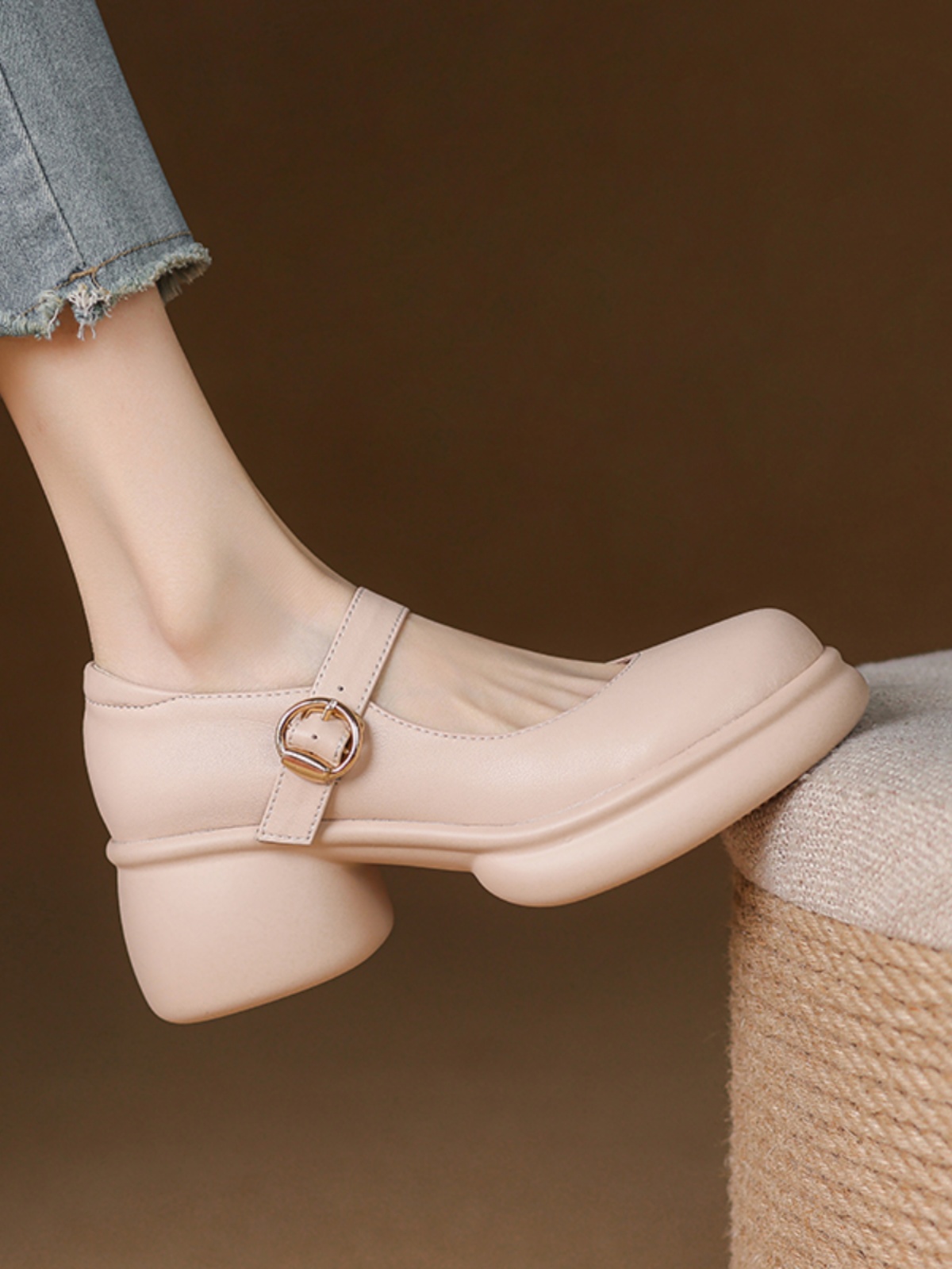 Pink Thick-Soled Chunky Heel High Heels for Girls - Genuine Leather Mary Jane Shoes for Spring/Summer 2025, 90s Inspired Fashion Pink Thick-Soled Chunky Heel High Heels for Girls - Genuine Leather Mary Jane Shoes for Spring/Summer 2025, 90s Inspired Fashion