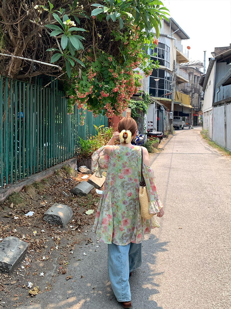 Pink Wave Off-Shoulder Chiffon Tie V-Neck Dress - Women's Vintage Spring A-Line Mid-Length Skirt, 90s Inspired Fashion Pink Wave Off-Shoulder Chiffon Tie V-Neck Dress - Women's Vintage Spring A-Line Mid-Length Skirt, 90s Inspired Fashion