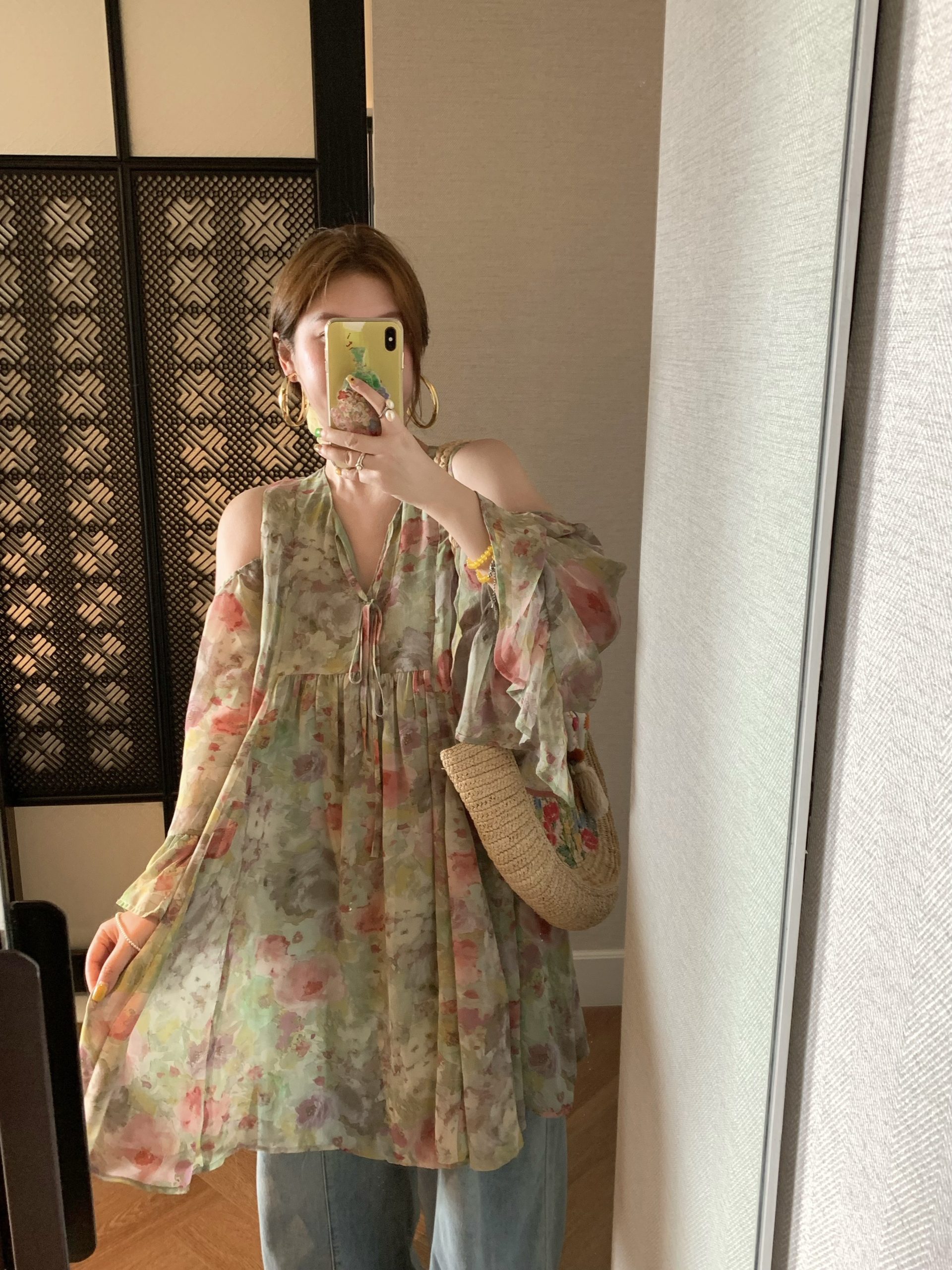 Pink Wave Off-Shoulder Chiffon Tie V-Neck Dress - Women's Vintage Spring A-Line Mid-Length Skirt, 90s Inspired Fashion Pink Wave Off-Shoulder Chiffon Tie V-Neck Dress - Women's Vintage Spring A-Line Mid-Length Skirt, 90s Inspired Fashion