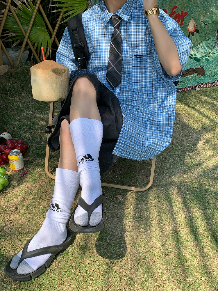 Plaid Short Sleeve Shirt for Women - Handmade Vintage Style, Loose Casual Fit, Versatile Summer Trend Plaid Short Sleeve Shirt for Women - Handmade Vintage Style, Loose Casual Fit, Versatile Summer Trend