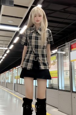 Plaid Short-Sleeve Shirt Jacket for Women - Irregular Button-Up, Slim Fit, American Style, 2025 Summer Fashion