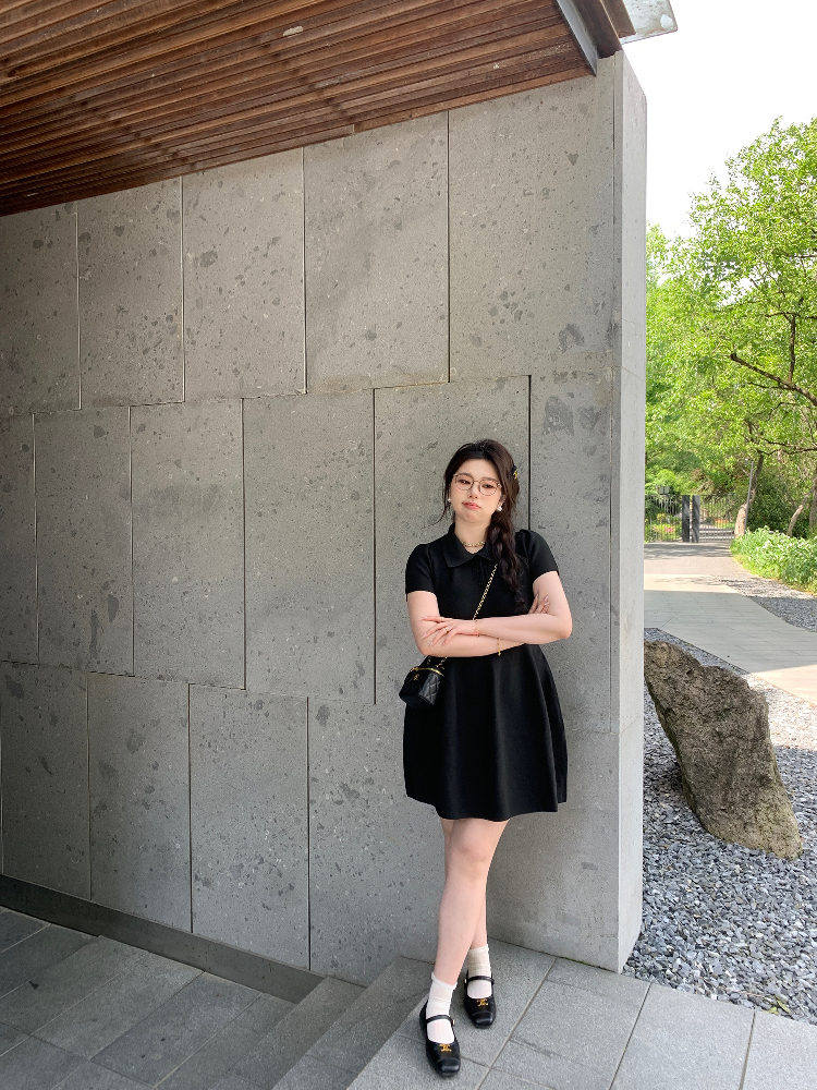 Playful Plus Size Little Black Dress with Polo Collar, Stretchy Slimming Puff A-Line Design for Effortless Style Playful Plus Size Little Black Dress with Polo Collar, Stretchy Slimming Puff A-Line Design for Effortless Style