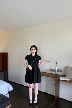 Playful Plus Size Little Black Dress with Polo Collar, Stretchy Slimming Puff A-Line Design for Effortless Style