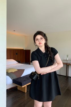 Playful Plus Size Little Black Dress with Polo Collar, Stretchy Slimming Puff A-Line Design for Effortless Style