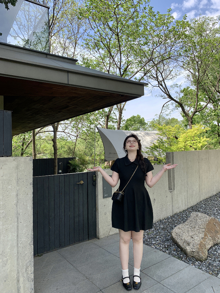 Playful Plus Size Little Black Dress with Polo Collar, Stretchy Slimming Puff A-Line Design for Effortless Style Playful Plus Size Little Black Dress with Polo Collar, Stretchy Slimming Puff A-Line Design for Effortless Style