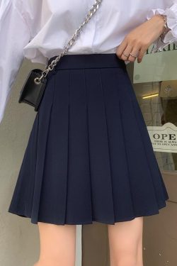 Plus Size A-Line Pleated Skirt for Women - Slimming Versatile Short Skirt, Anti-Exposure Design, Ideal for Students and Everyday Wear