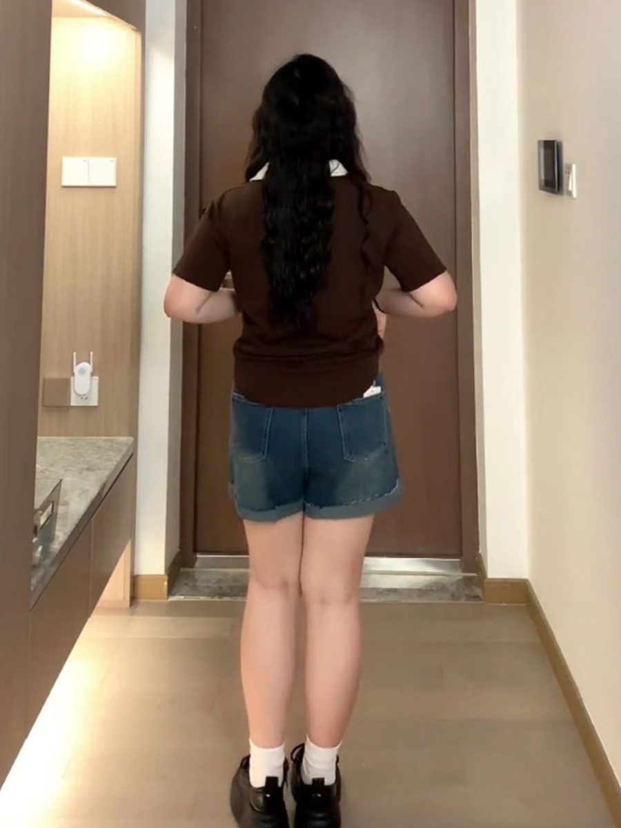 Plus Size American Retro Short Sleeve Polo Collar V-Neck Cropped T-Shirt for Women - Flattering Summer Top for Curvy Figures Plus Size American Retro Short Sleeve Polo Collar V-Neck Cropped T-Shirt for Women - Flattering Summer Top for Curvy Figures