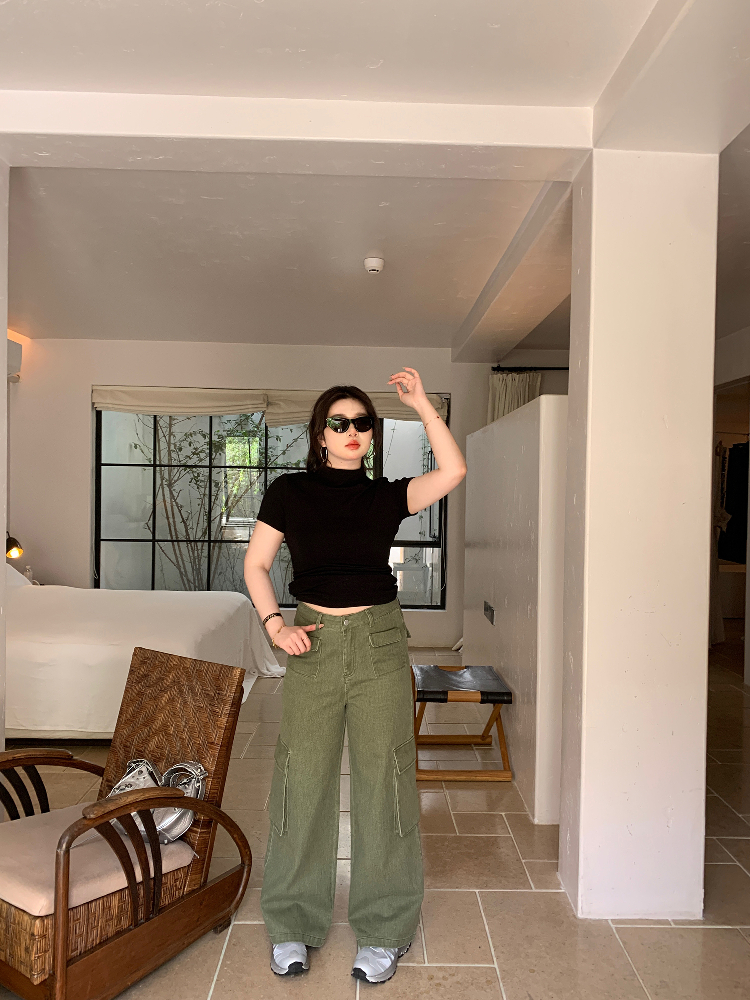 Plus Size American Retro Straight-Leg Multi-Pocket Wide-Leg Casual Work Pants for a Cool 90s Vibe Plus Size American Retro Straight-Leg Multi-Pocket Wide-Leg Casual Work Pants for a Cool 90s Vibe