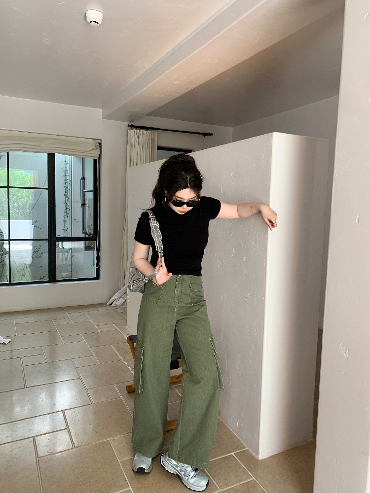 Plus Size American Retro Straight-Leg Multi-Pocket Wide-Leg Casual Work Pants for a Cool 90s Vibe Plus Size American Retro Straight-Leg Multi-Pocket Wide-Leg Casual Work Pants for a Cool 90s Vibe