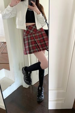 Plus Size American Style Red Plaid Pleated Skirt for Women - High Waist A-Line JK Skirt for Spring Summer 2024 Fashion.