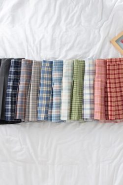 Plus Size Black High-Waisted Pleated A-Line Midi Skirt for Women, Summer College Style Checkered JK Skirt, Anti-Exposure Fashion