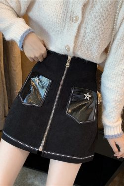 Plus Size Black One-Piece High-Waisted A-Line Skirt for Women - Slimming Zipper Detail, Perfect for Spring and Summer Fashion.