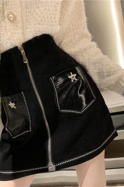 Plus Size Black One-Piece High-Waisted A-Line Skirt for Women - Slimming Zipper Detail, Perfect for Spring and Summer Fashion.