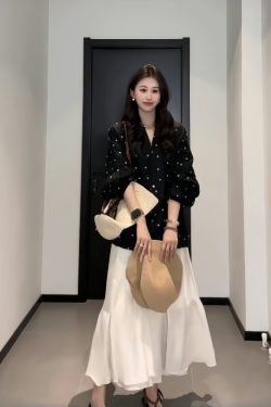 Plus-Size Black Polka Dot Long Sleeve Top with Lantern Sleeves - Minimalist Linen Spring Shirt for Curvy Women