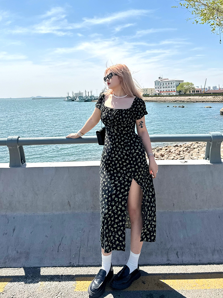 Plus Size Black Printed High Slit Dress - Sexy Summer Tea Party Style for Hot Girls, Trendy Y2K Fashion Plus Size Black Printed High Slit Dress - Sexy Summer Tea Party Style for Hot Girls, Trendy Y2K Fashion