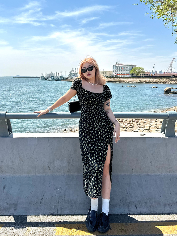 Plus Size Black Printed High Slit Dress - Sexy Summer Tea Party Style for Hot Girls, Trendy Y2K Fashion Plus Size Black Printed High Slit Dress - Sexy Summer Tea Party Style for Hot Girls, Trendy Y2K Fashion