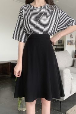 Plus Size Black Puffed A-Line Skirt for Summer, High-Waisted Umbrella Design, Slimming Anti-Exposure Style for Curvy Women
