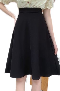 Plus Size Black Puffed A-Line Skirt for Summer, High-Waisted Umbrella Design, Slimming Anti-Exposure Style for Curvy Women