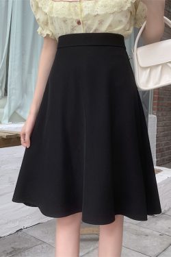 Plus Size Black Puffed A-Line Skirt for Summer, High-Waisted Umbrella Design, Slimming Anti-Exposure Style for Curvy Women