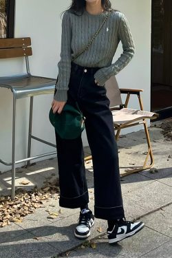 Plus Size Black Straight-Leg Jeans for Women, 2025 New Style, Loose Nine-Point Wide-Leg Pants for Pear-Shaped Figures