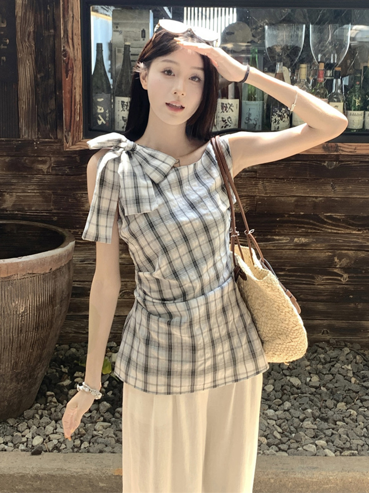 Plus Size Checkered Sleeveless Shirt for Women - Summer French Style Tie-Up Top, Slim Fit, Perfect for Casual Outings and Y2K Fashion Plus Size Checkered Sleeveless Shirt for Women - Summer French Style Tie-Up Top, Slim Fit, Perfect for Casual Outings and Y2K Fashion