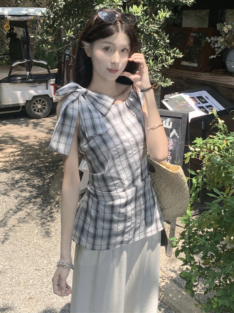 Plus Size Checkered Sleeveless Shirt for Women - Summer French Style Tie-Up Top, Slim Fit, Perfect for Casual Outings and Y2K Fashion Plus Size Checkered Sleeveless Shirt for Women - Summer French Style Tie-Up Top, Slim Fit, Perfect for Casual Outings and Y2K Fashion