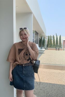 Plus-Size Dark Blue Washed Denim Skirt with Belt, A-Line Short Style, Classic Look, Trendy Essential for Casual Outfits