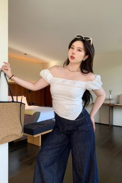 Plus Size Designer Lace One-Shoulder Top - Slimming Pleated Short T-Shirt for Summer - Trendy Chubby Style