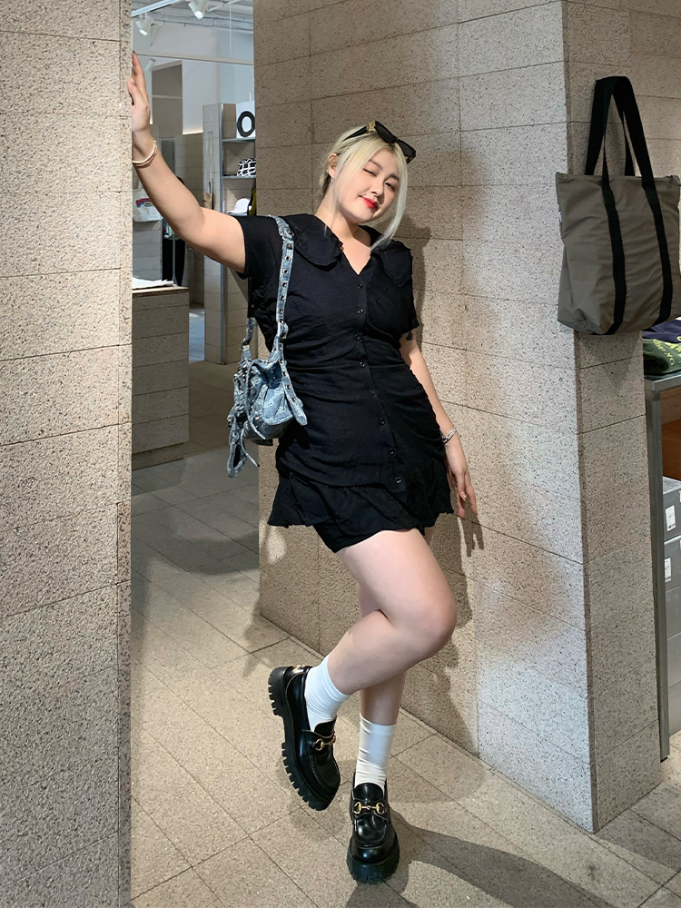 Plus Size Elegant A-Line Little Black Dress, Pleated Chiffon Commuter Style, French-Inspired Design for Effortless Chic Look Plus Size Elegant A-Line Little Black Dress, Pleated Chiffon Commuter Style, French-Inspired Design for Effortless Chic Look