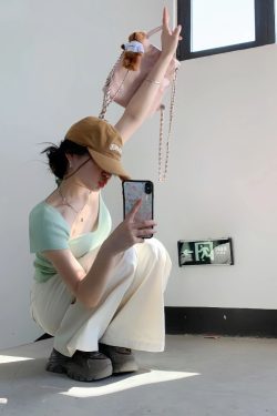 Plus-Size Flattering Square Neck Short Sleeve Knitted Top for Girls - Stylish Summer Essential, Cute and Slimming Design