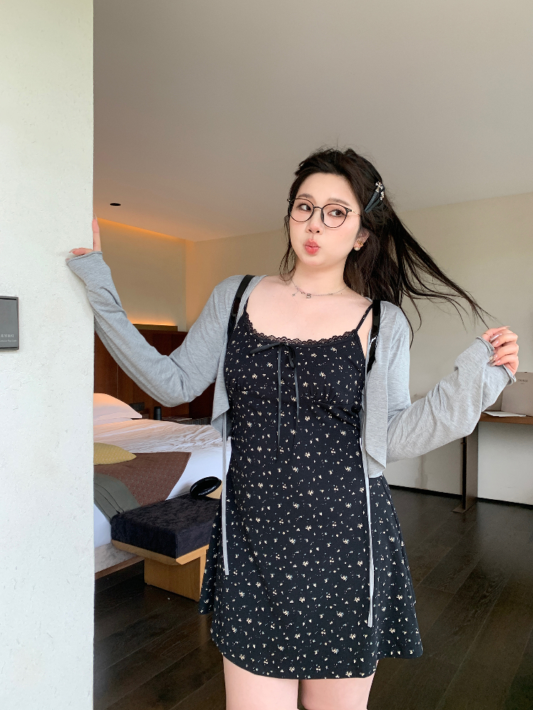 Plus Size Floral Bow Cami Dress - Korean Style, Romantic Atmosphere, Summer Fashion, Slightly Chubby, Itaewon-Inspired Plus Size Floral Bow Cami Dress - Korean Style, Romantic Atmosphere, Summer Fashion, Slightly Chubby, Itaewon-Inspired